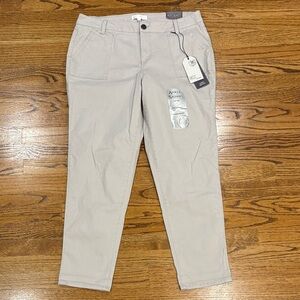 1822 Denim putty colored skinny ankle length jeans